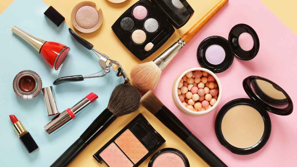 If you are going to do Makeup for the first time, these 5 tips will come in handy