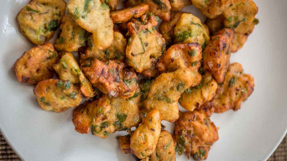 If you want to eat something spicy, then make Jackfruit Pakoras at home