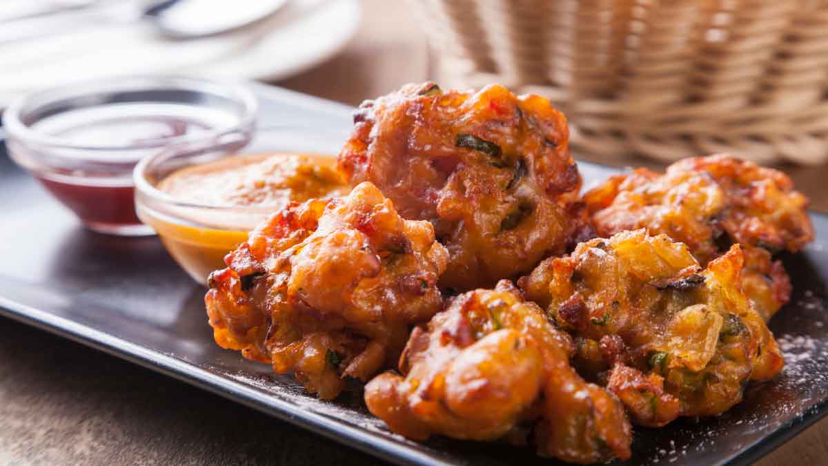 If you want to eat something spicy, then make Jackfruit Pakoras at home