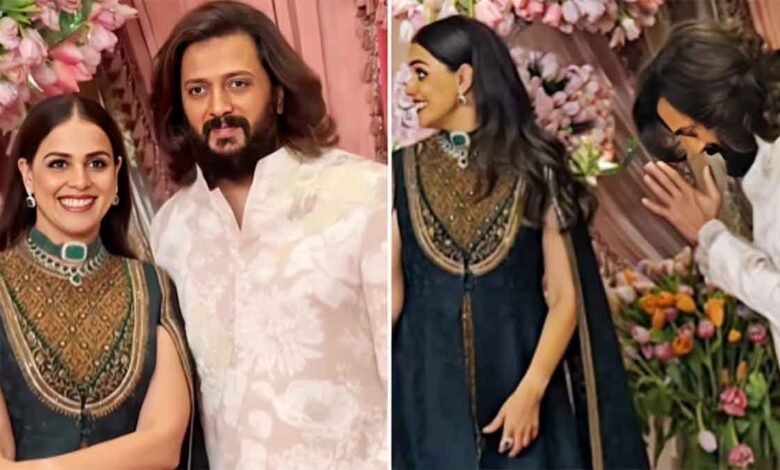 In the celebration of Ambani family, to whom did Ritesh bow his head and fold his hands His wife kept watching