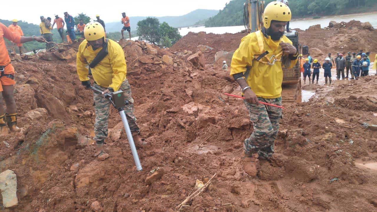 Indian Army provides relief to civilians amid landslides in Karnataka