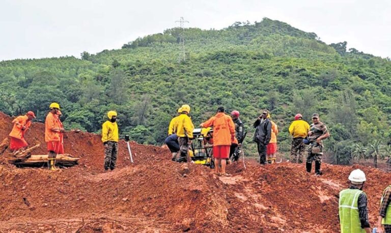 Karnataka में हुए भूस्खलन के बीच भारतीय सेना ने नागरिकों को सहायता प्रदान की