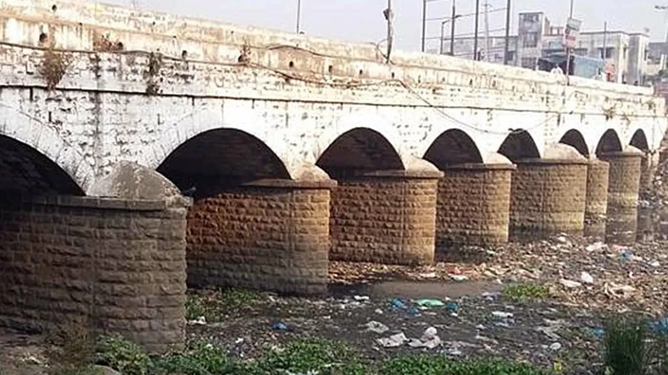 Kamwari river in spate in Maharashtra