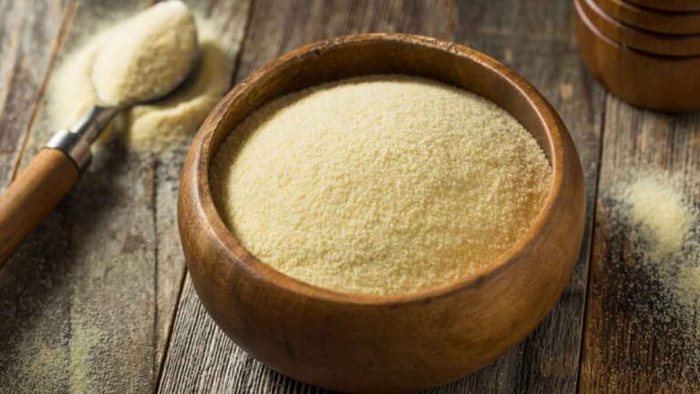 सिर्फ एक कटोरी Semolina से बनएं पूरे परिवार केलिए क्रिस्पी नाश्ता-महीने खाओ