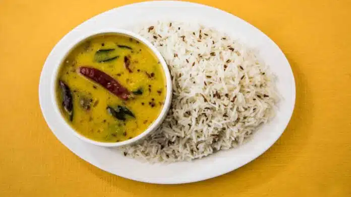 Nutritionist is telling the right way to eat dal CHAVAL (1)