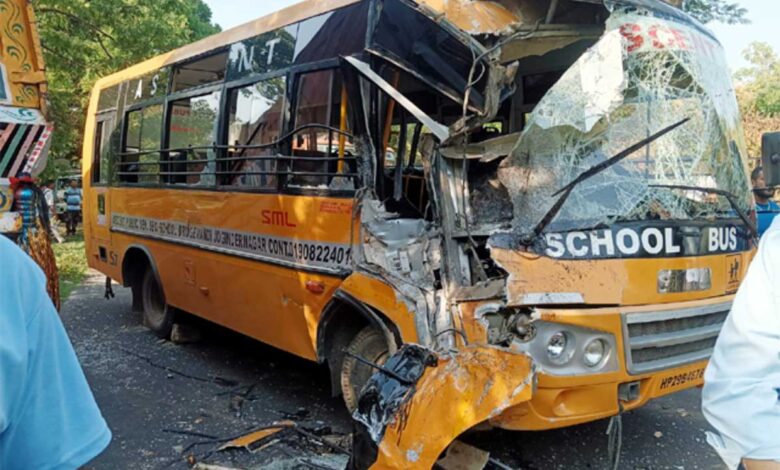 One dead in collision between bus and lorry in Nellore, Andhra Pradesh