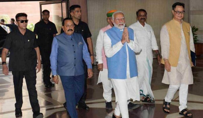 PM Modi reached Parliament for the NDA Parliamentary Party meeting