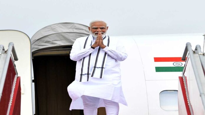 PM Modi will visit Mumbai in Maharashtra today