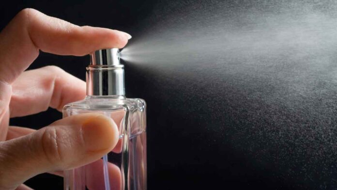 Perfume does not last long in summer, if you follow these tips then the fragrance will last for 24 hours