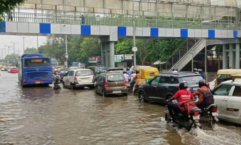 Plan to close roads strategically to avoid traffic jams during rain in Delhi