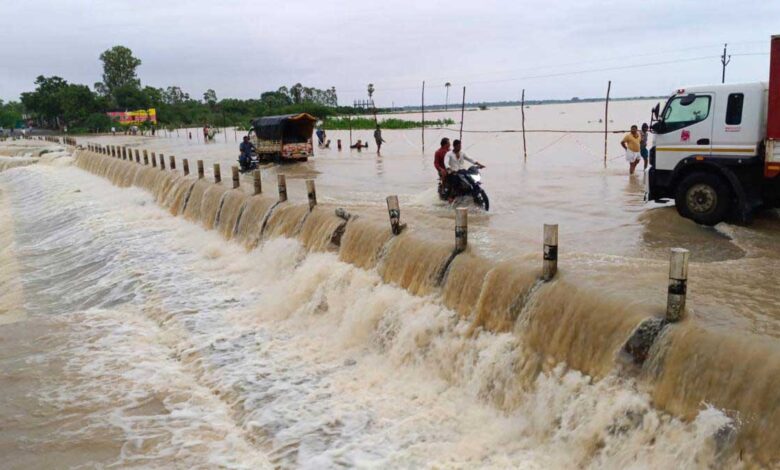 Roads closed in Telangana due to overflowing of Godavari river