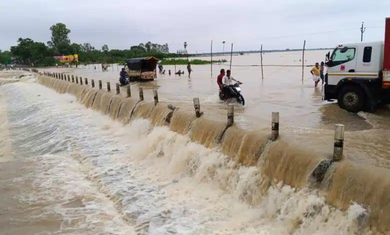Roads closed in Telangana due to overflowing of Godavari river