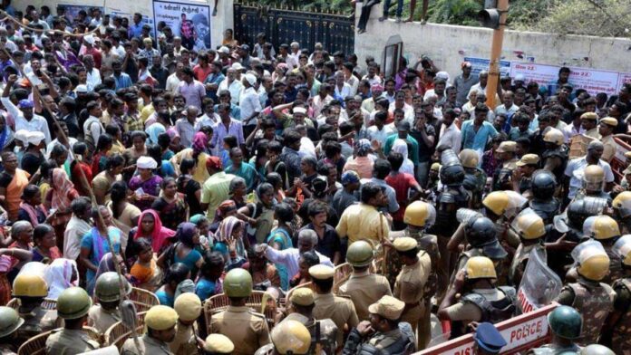 Sanitation workers protested in Thoothukudi Tamil Nadu