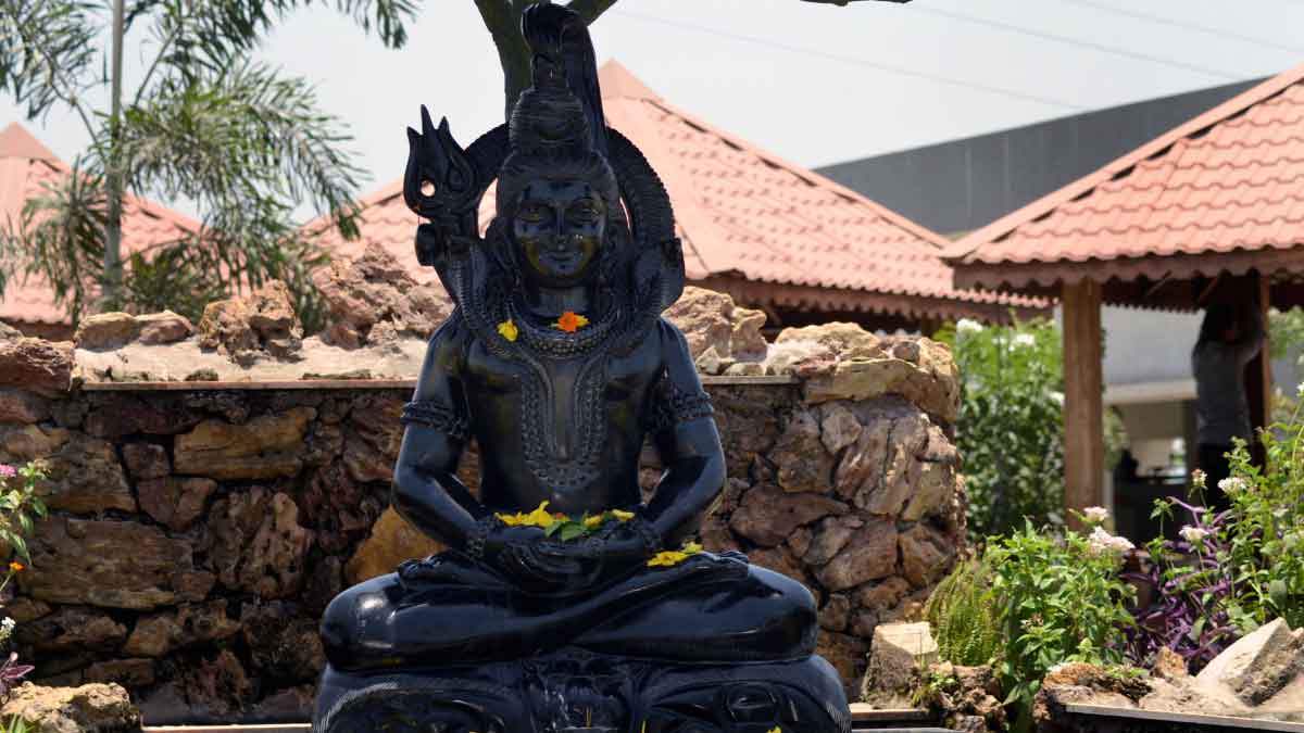 Sawan 2024 Lord Shiva's mantras will change your fate in Sawan