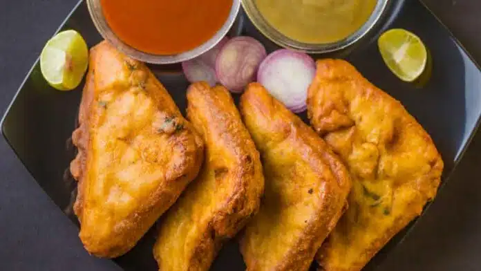 Spicy and spicy Bread Pakoras in easy way