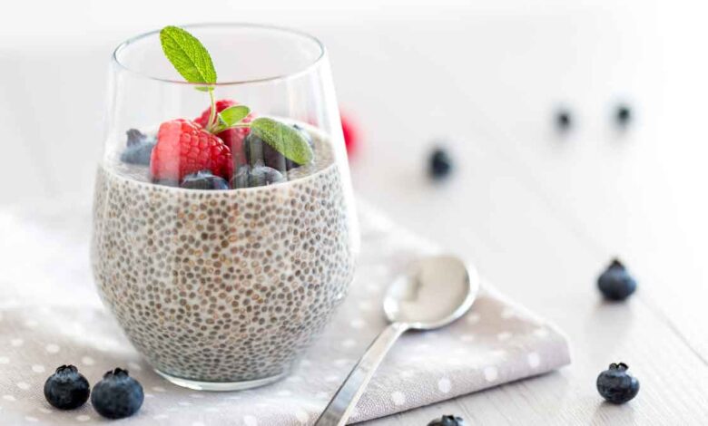 The right way to make Chia seeds water is a panacea for hair and skin problems