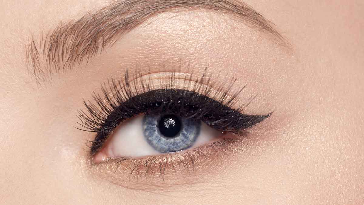 The world will drown in your beautiful eyes! When you apply Eyeliner like this