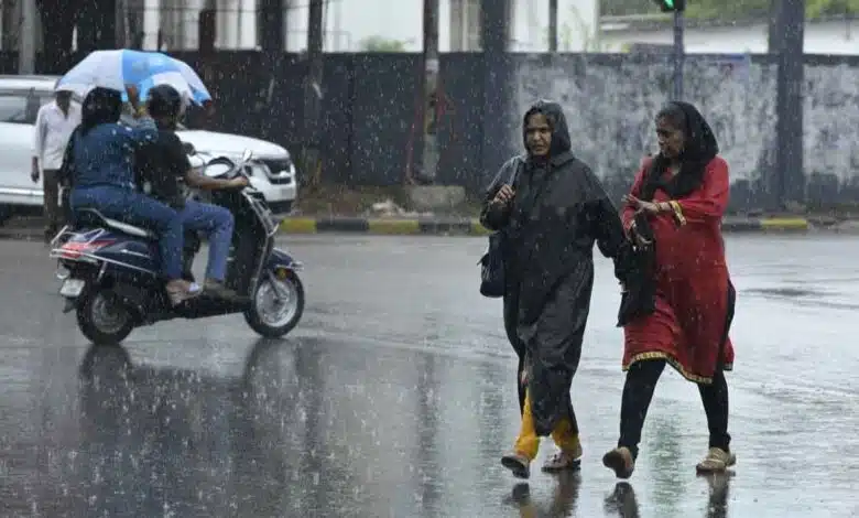 There will be heavy Rain in Delhi-NCR today too, IMD issued a yellow alert