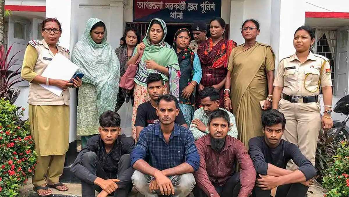 Tripura Police arrested 11 Bangladeshi citizens