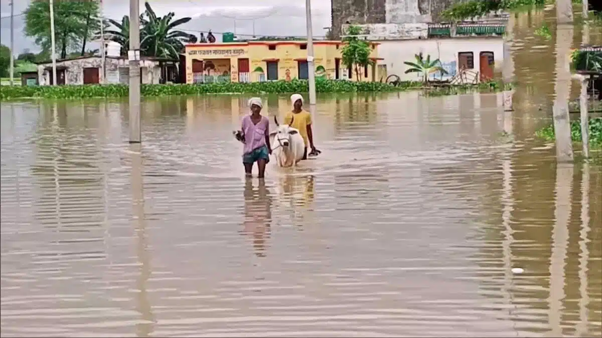 UP CM Yogi will inspect flood affected areas in Shravasti and Balrampur