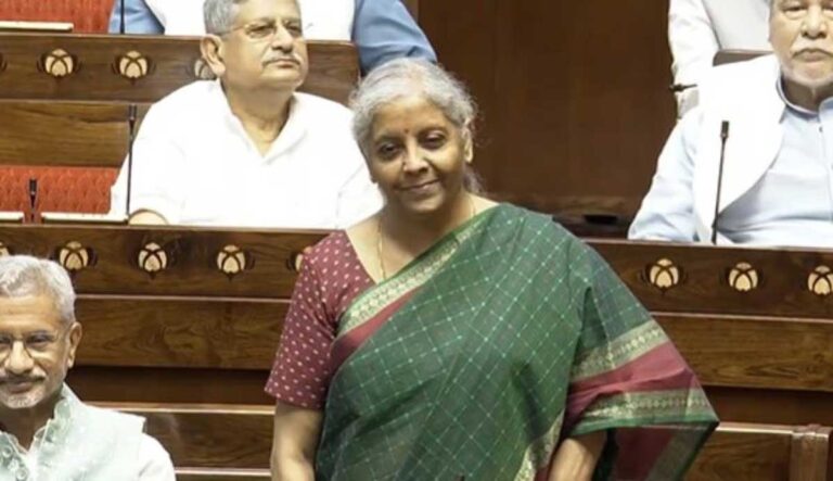 Union Budget को विपक्ष ने भेदभावपूर्ण बताया, Nirmala Sitharaman ने कहा,”यह अपमानजनक आरोप है।”