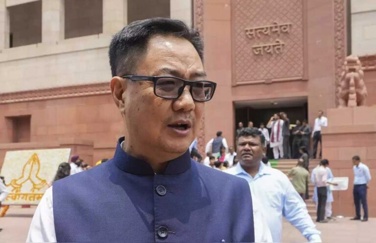 Union budget पर राजनीति करने के लिए केंद्रीय मंत्री Kiren Rijiju ने विपक्ष की आलोचना की