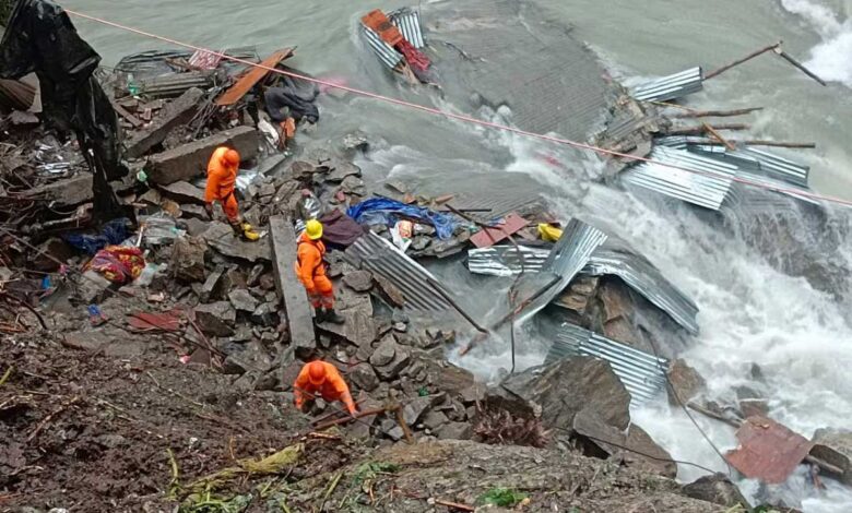 Uttarakhand 3 killed in landslide on Kedarnath Yatra route