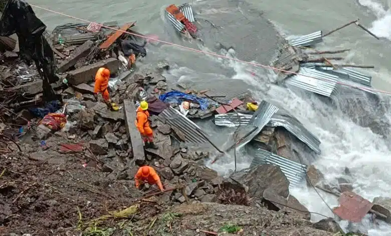 Uttarakhand 3 killed in landslide on Kedarnath Yatra route