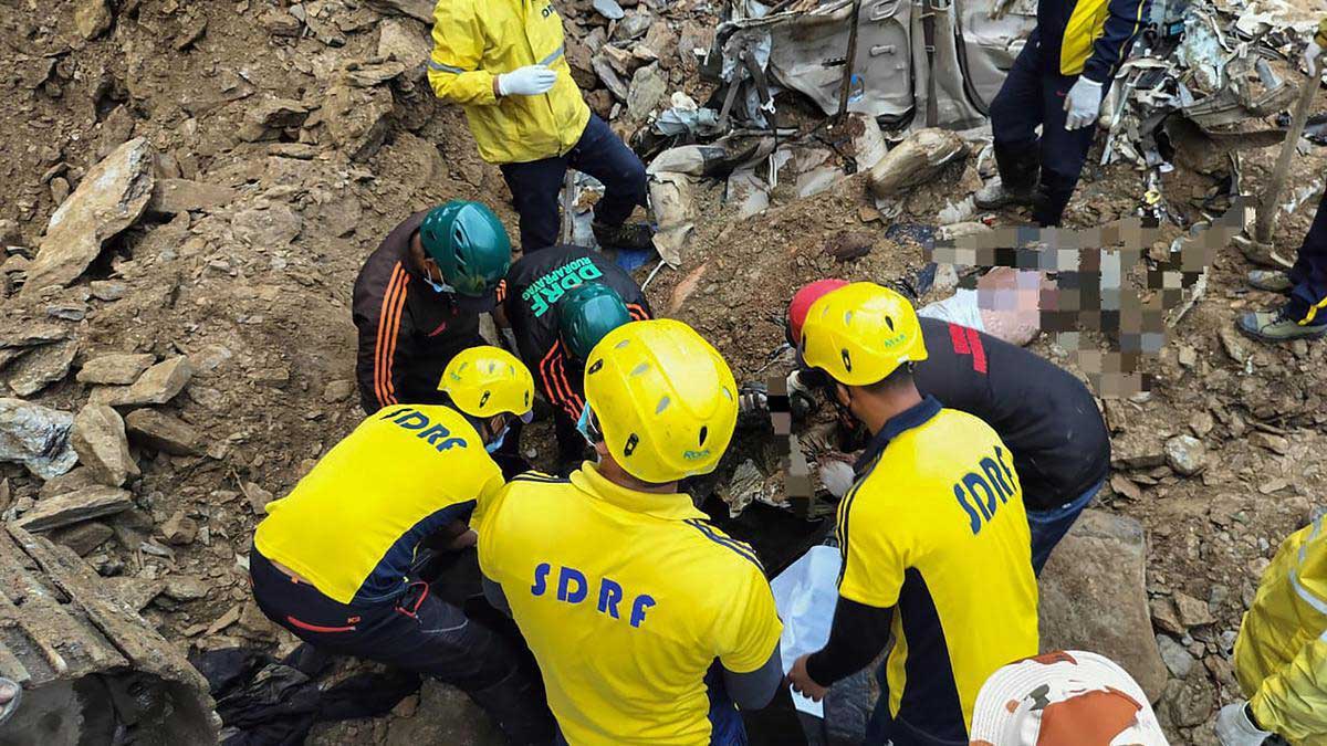 Uttarakhand 3 killed in landslide on Kedarnath Yatra route