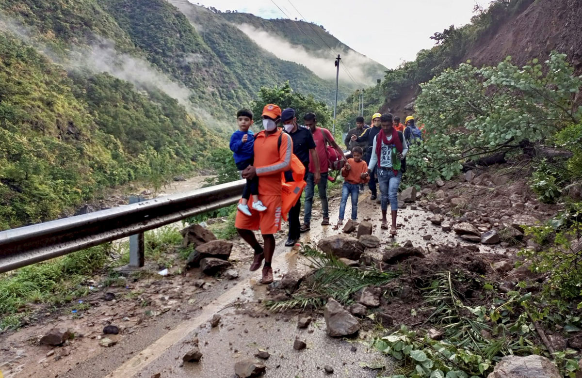 Uttarakhand CM directs officials to remain alert amid heavy rains