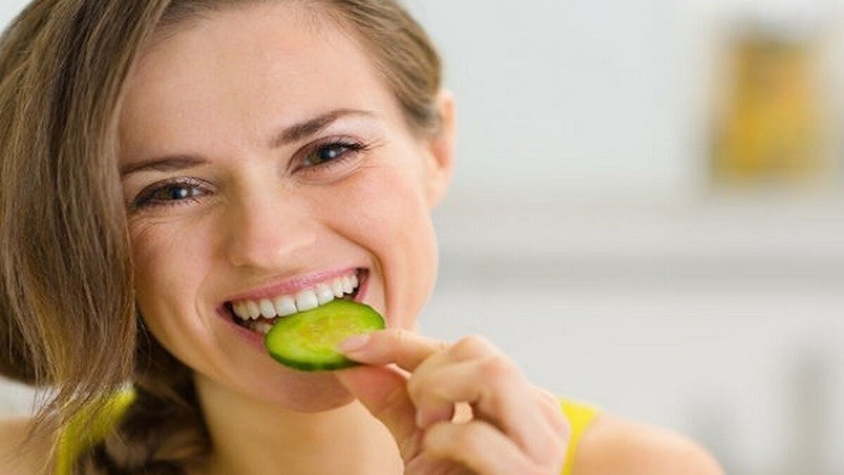 What benefits does the body get by eating cucumber seeds