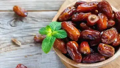 What happens if you eat dates and almonds together?