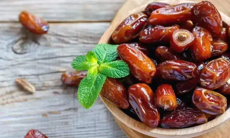 What happens if you eat dates and almonds together?