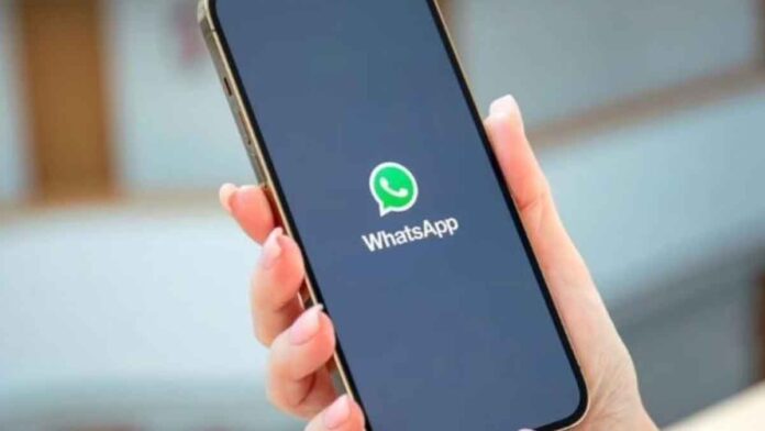 WhatsApp has the most powerful feature of photo reply and edit, you will get a new chat button, chatting will be fun