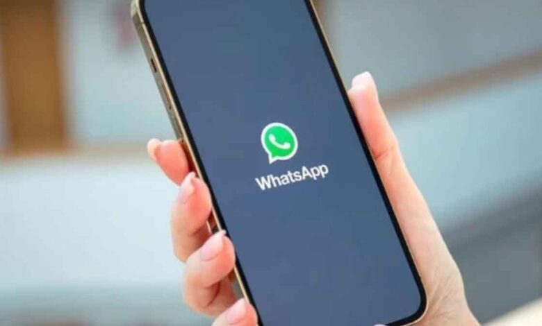 WhatsApp has the most powerful feature of photo reply and edit, you will get a new chat button, chatting will be fun
