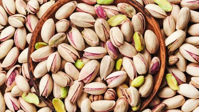 Pistachio: रोजाना क्यों खाना चाहिए पिस्ता, जानिए 7 फायदे 