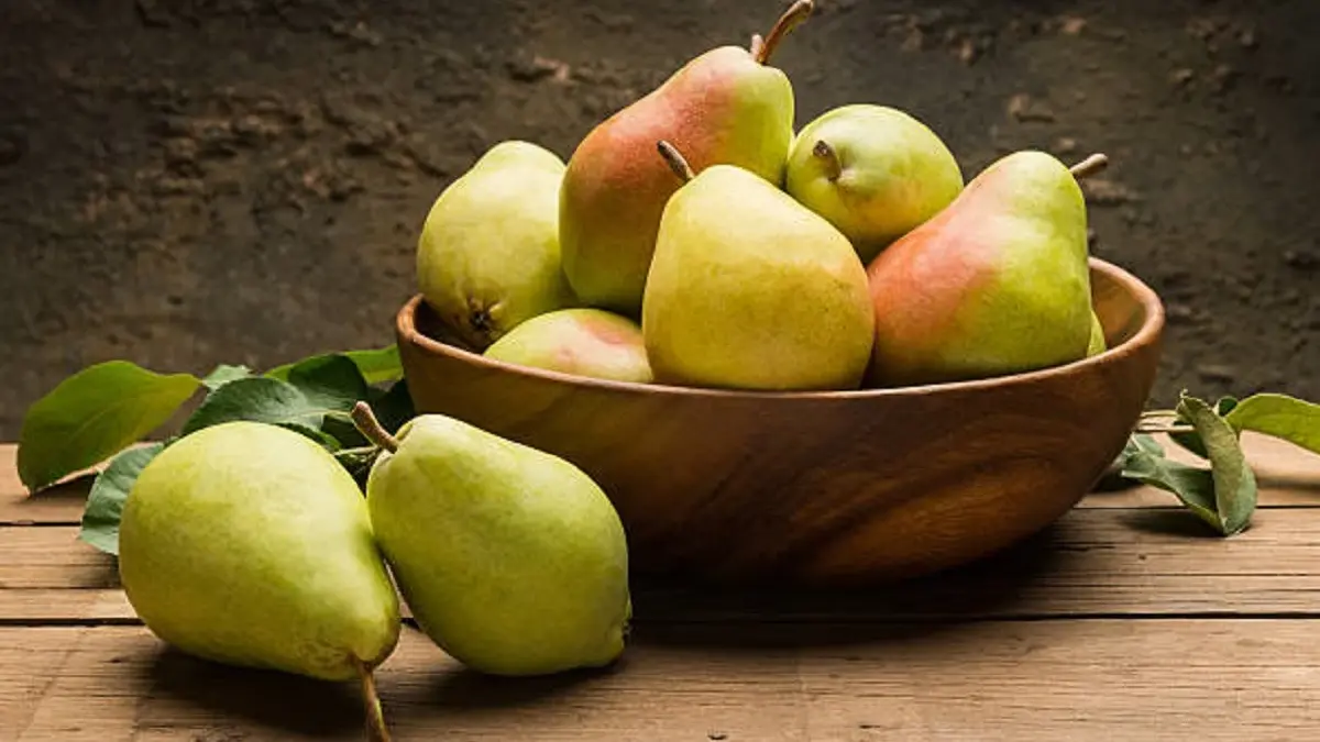 You must eat Pear during Monday fast, know its benefits