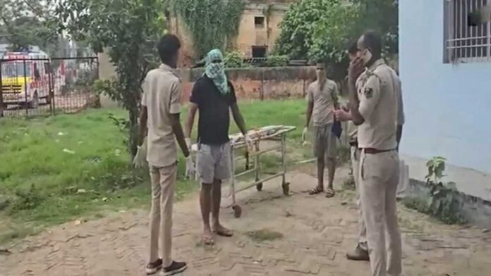 a deranged lover stabbed 2 minor girls and their father to death In Bihar