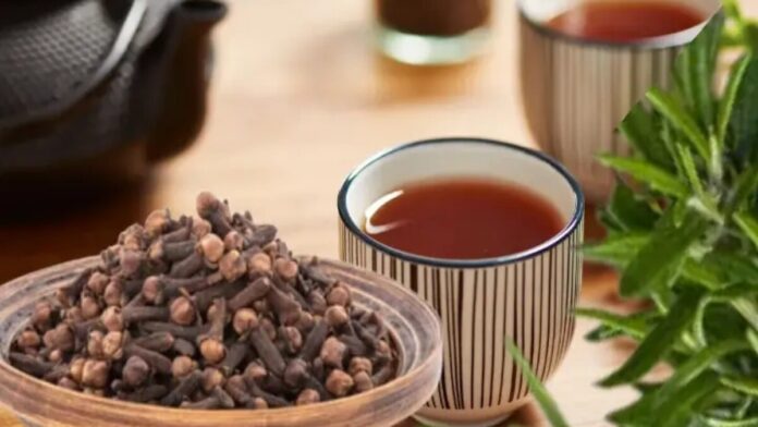 benefits of drinking clove water before sleeping