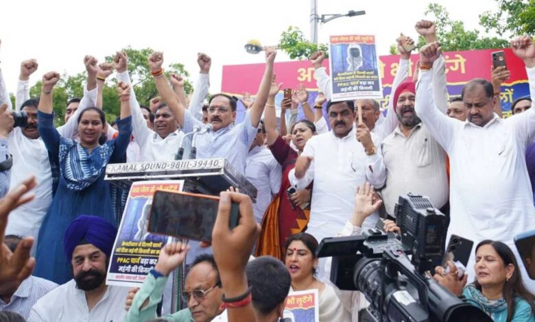 BJP attacks AAP over the increase in electricity bill