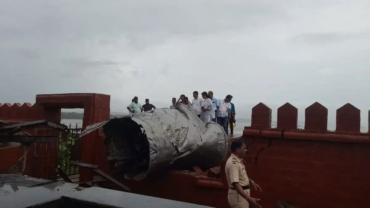 A joint committee headed by the Indian Navy was formed to investigate the incident of damage to the statue of Shivaji Maharaj in Maharashtra