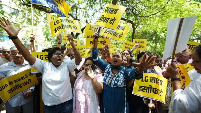 AAP protested outside LG's office over drowning incidents