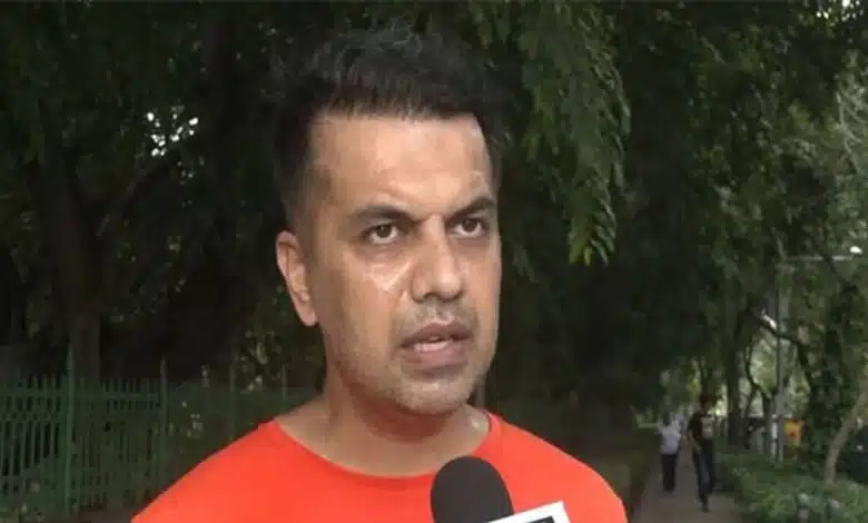 After an 8-year-old child fell into a manhole in Delhi Congress leader Abhishek Dutta said