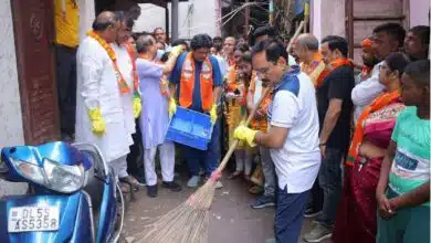 BJP leader launch Jhuggi Swachhta Abhiyan in Delhi