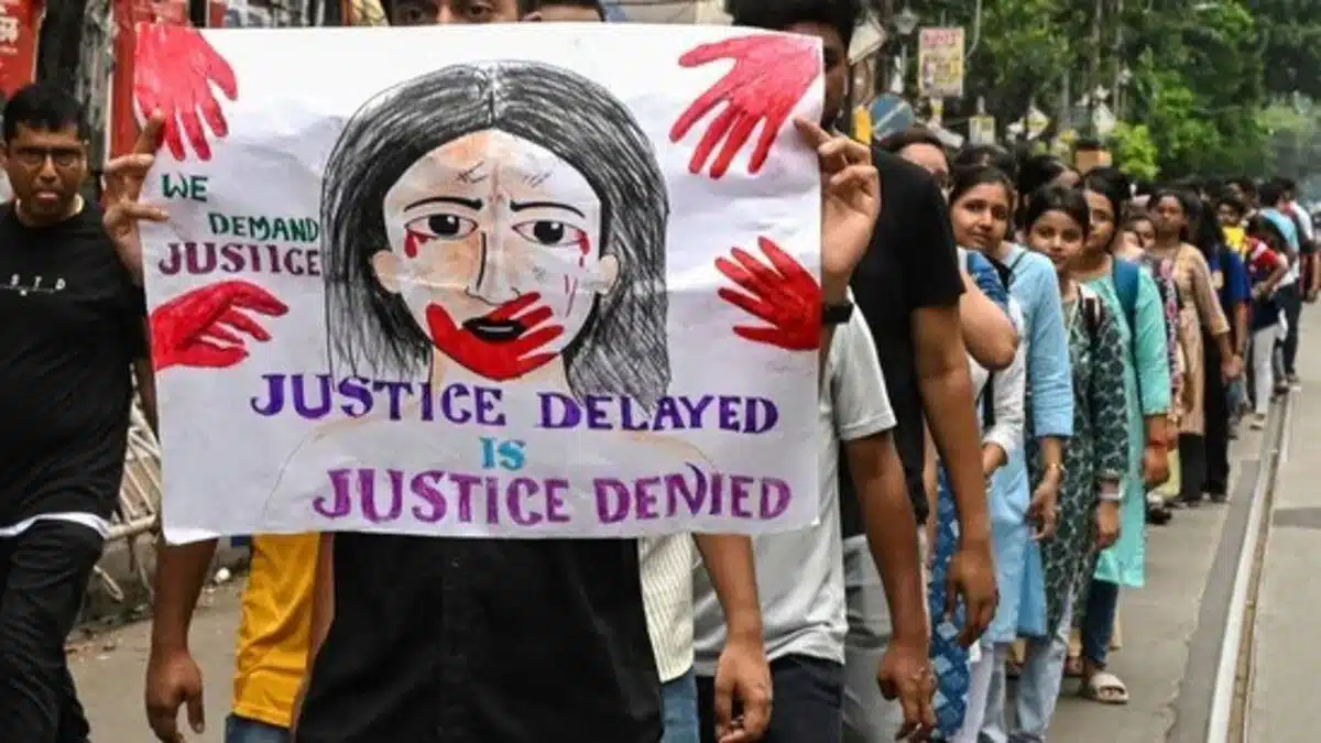 Calcutta HC orders CBI probe into Kolkata doctor rape-murder case