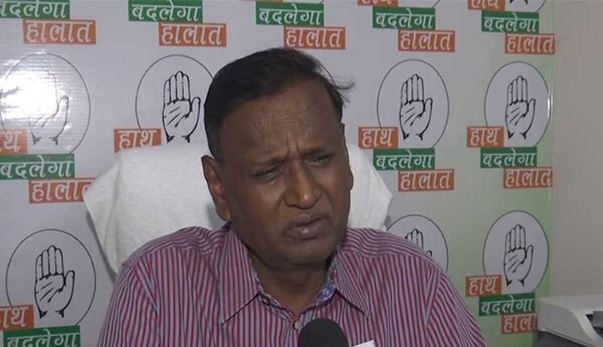 Congress's Udit Raj said on the film Emergency