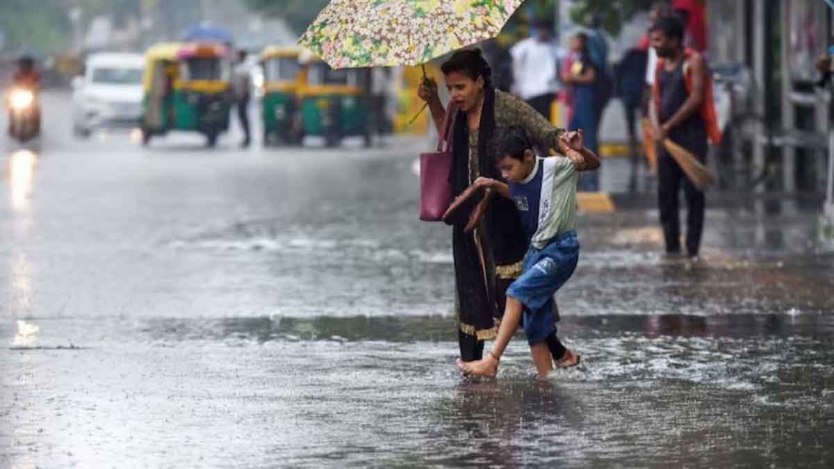 Delhi Weather Yellow alert for rain again today and strong winds likely