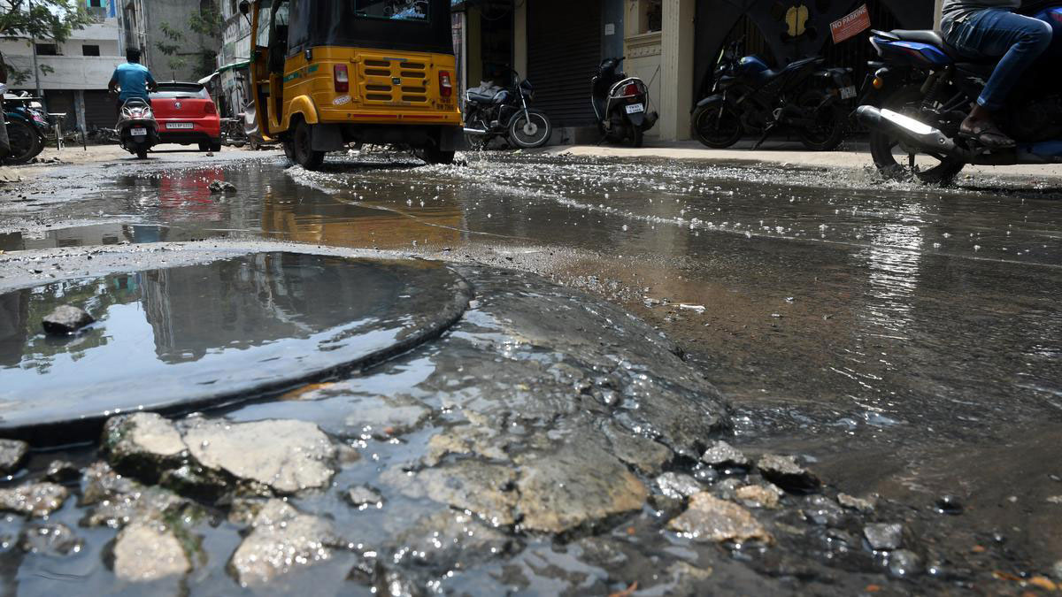 Delhi's Water Minister Atishi directed the Chief Secretary to solve the problem of sewer overflow across Delhi