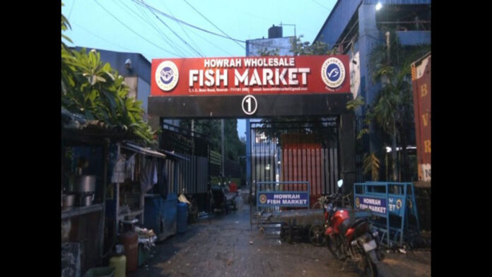 Fish sales in Howrah fish market affected in Bangladesh