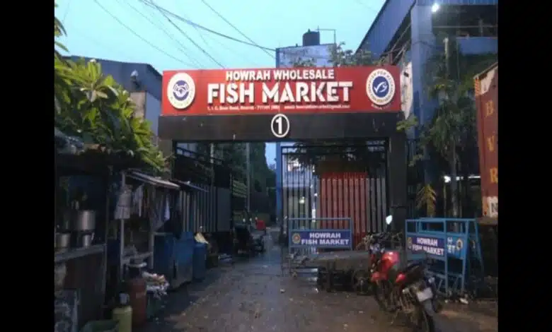 Fish sales in Howrah fish market affected in Bangladesh